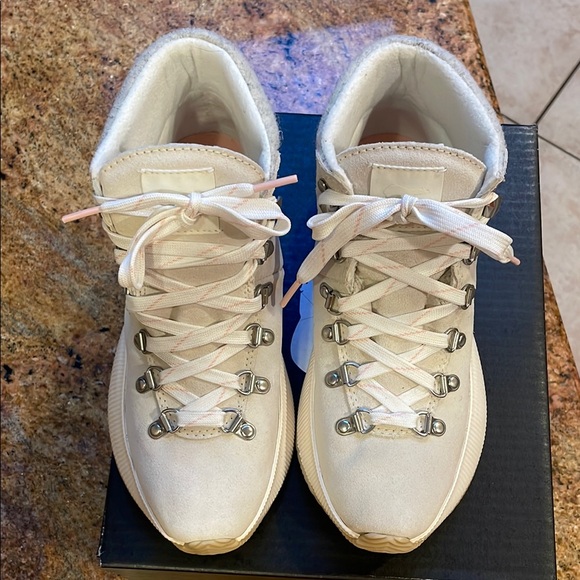 Sorel Out N About III Conquest waterproof sneaker bootie size 7.5 Women’s . - Picture 5 of 6